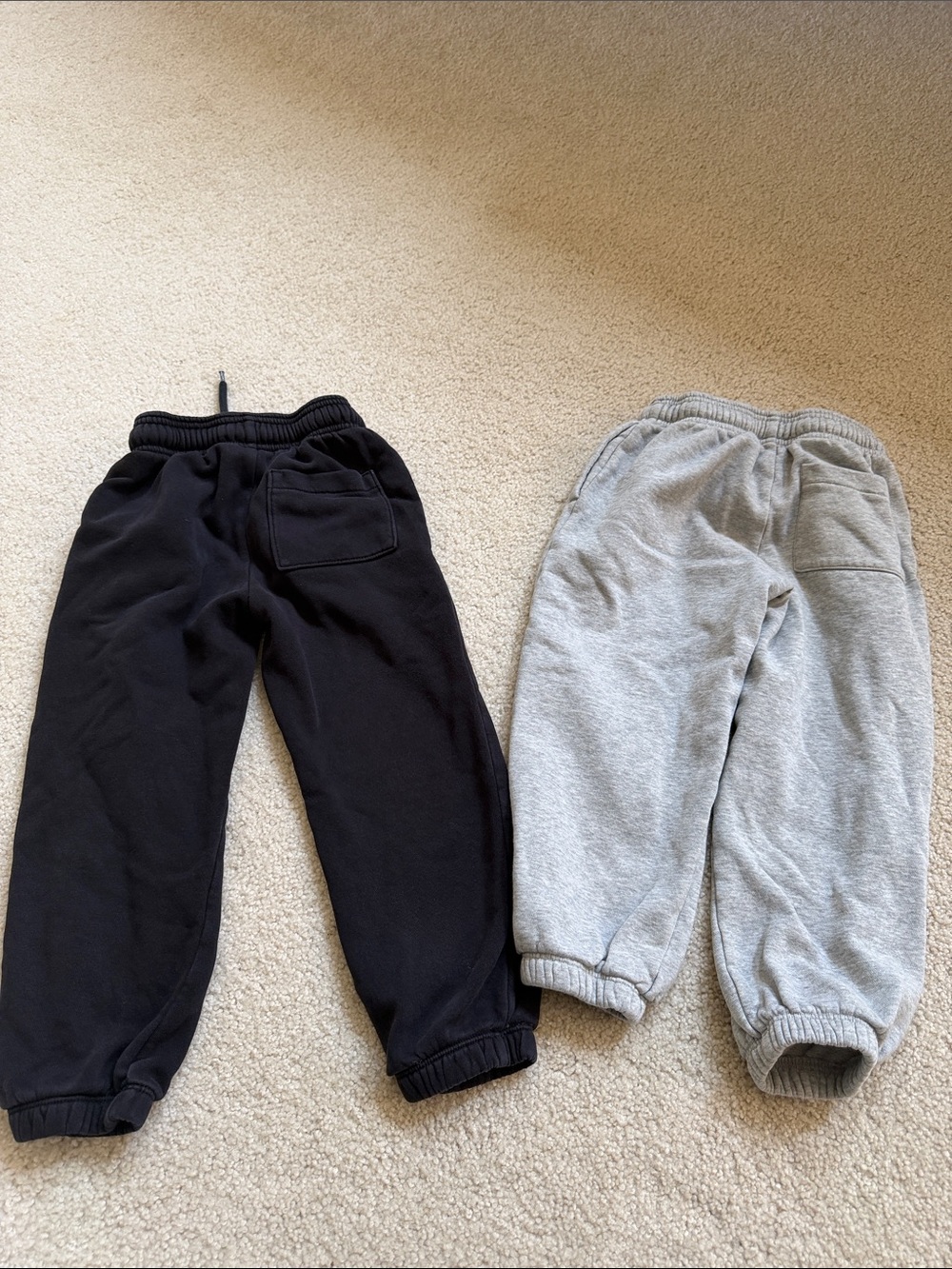 Lot of 2 GAP Kids Sweatpants in Black & Light Gray XS (4-5) - Picture 5 of 5
